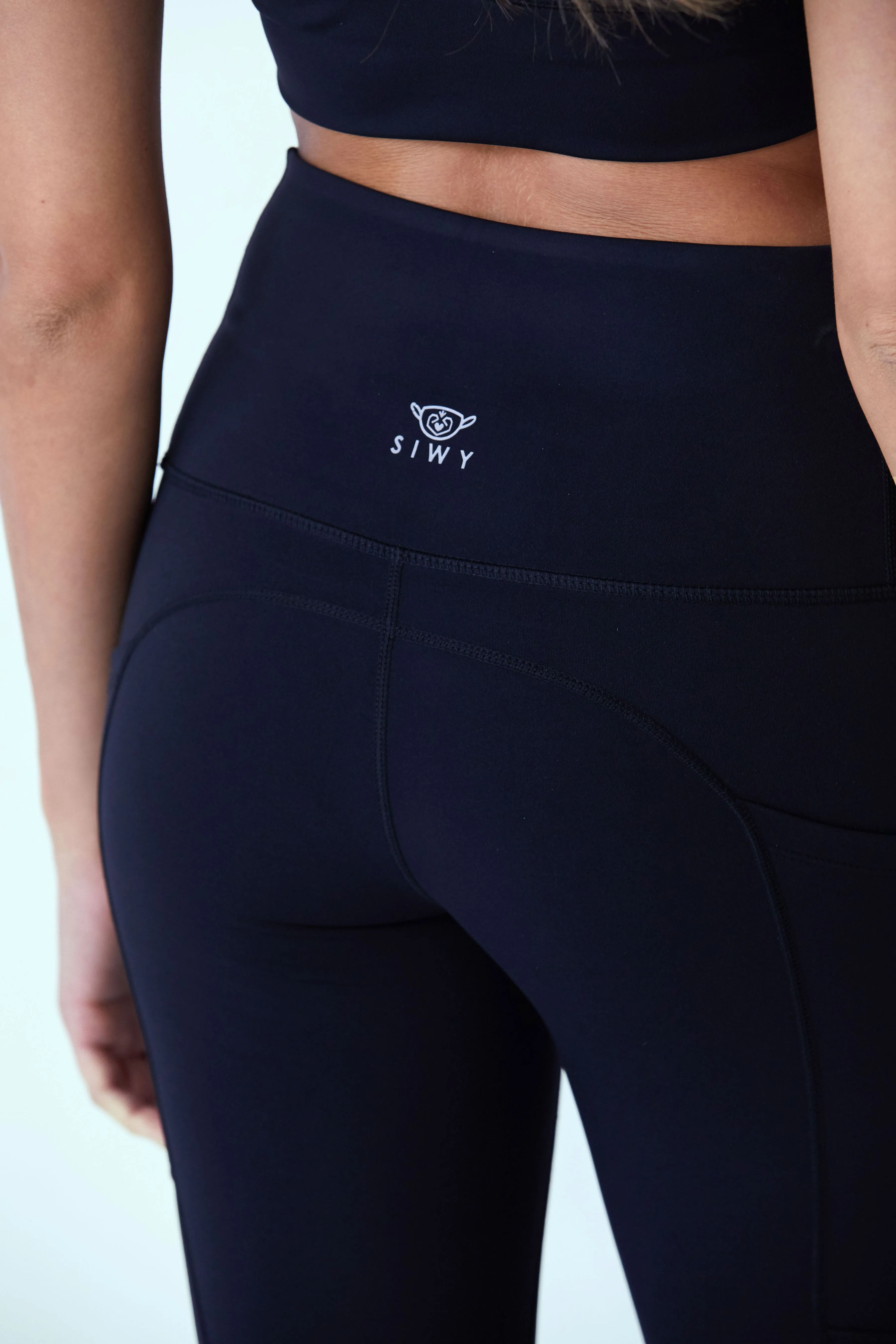 Fia Shorts In Black Pencil